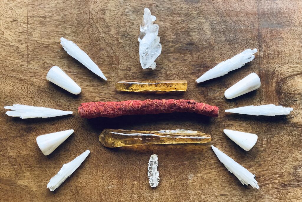 Coral Stone, Amber, Faden Quartz, Scolecite